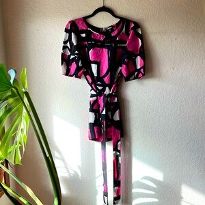 DKNY 100% Silk Black White Brown Pink Geometric Accents Blouse women’s 8